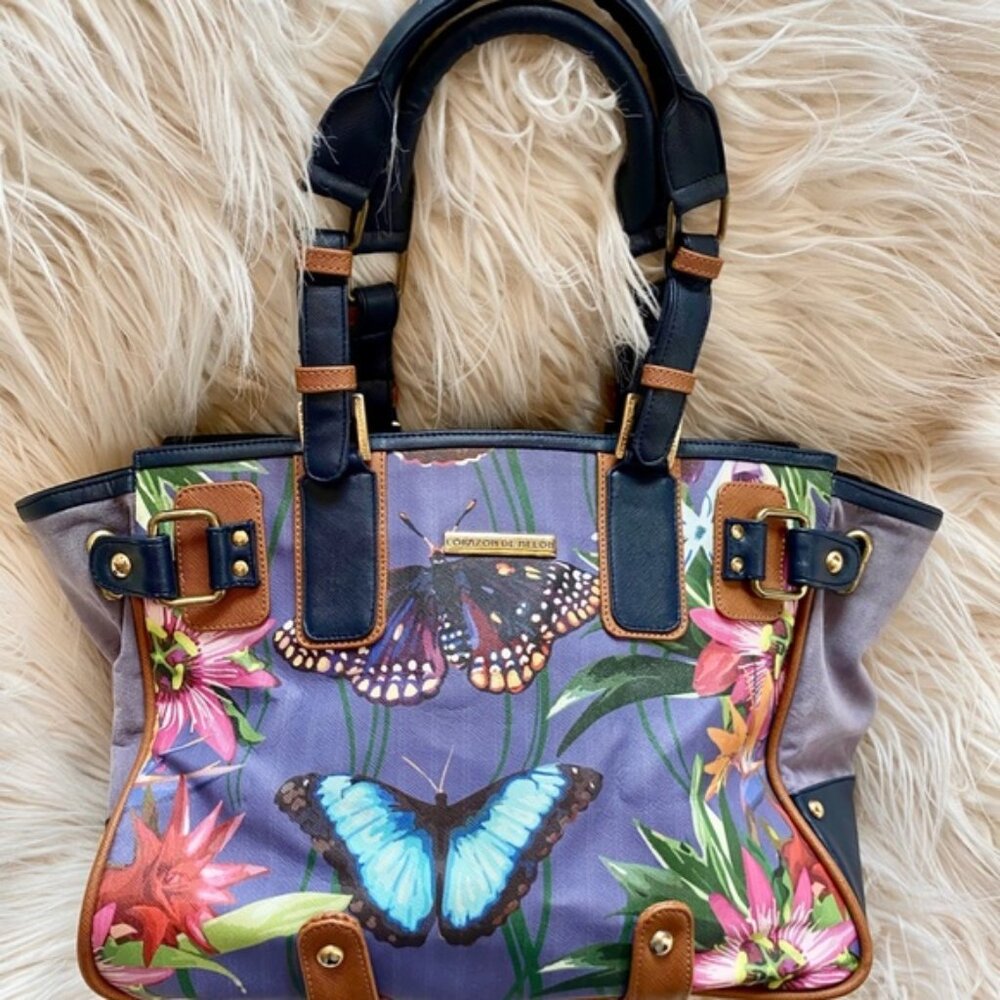 I'm ISO (In Search Of) Corazon de Melon Butterfly Bag
